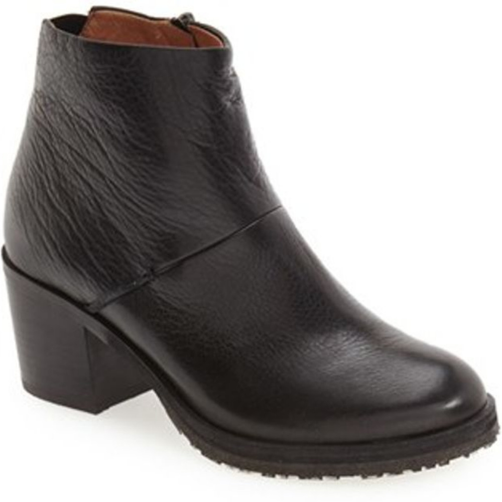 Gentle Souls Blakely Black Leather Booties!